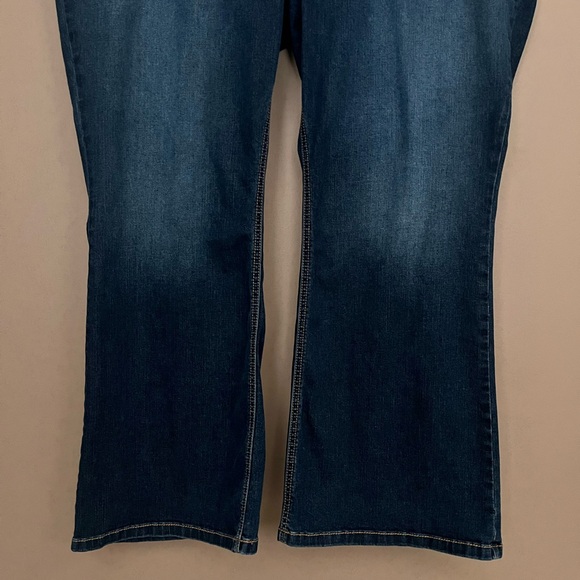 {Torrid} Luxe Slim Boot Jeans in Blue - Womens 24 - Picture 3 of 11